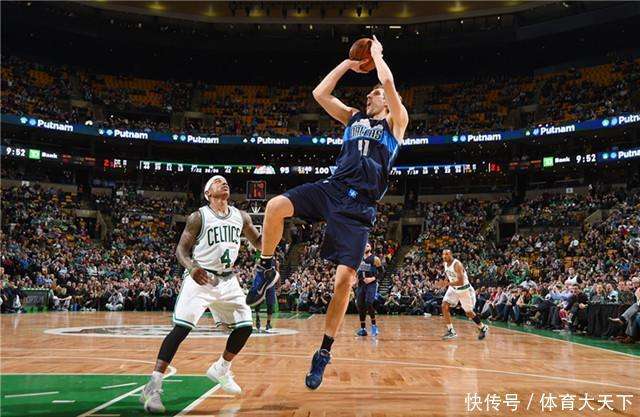 队在比赛中 队在比赛中