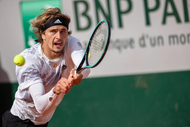 西的年轻球 西的年轻球